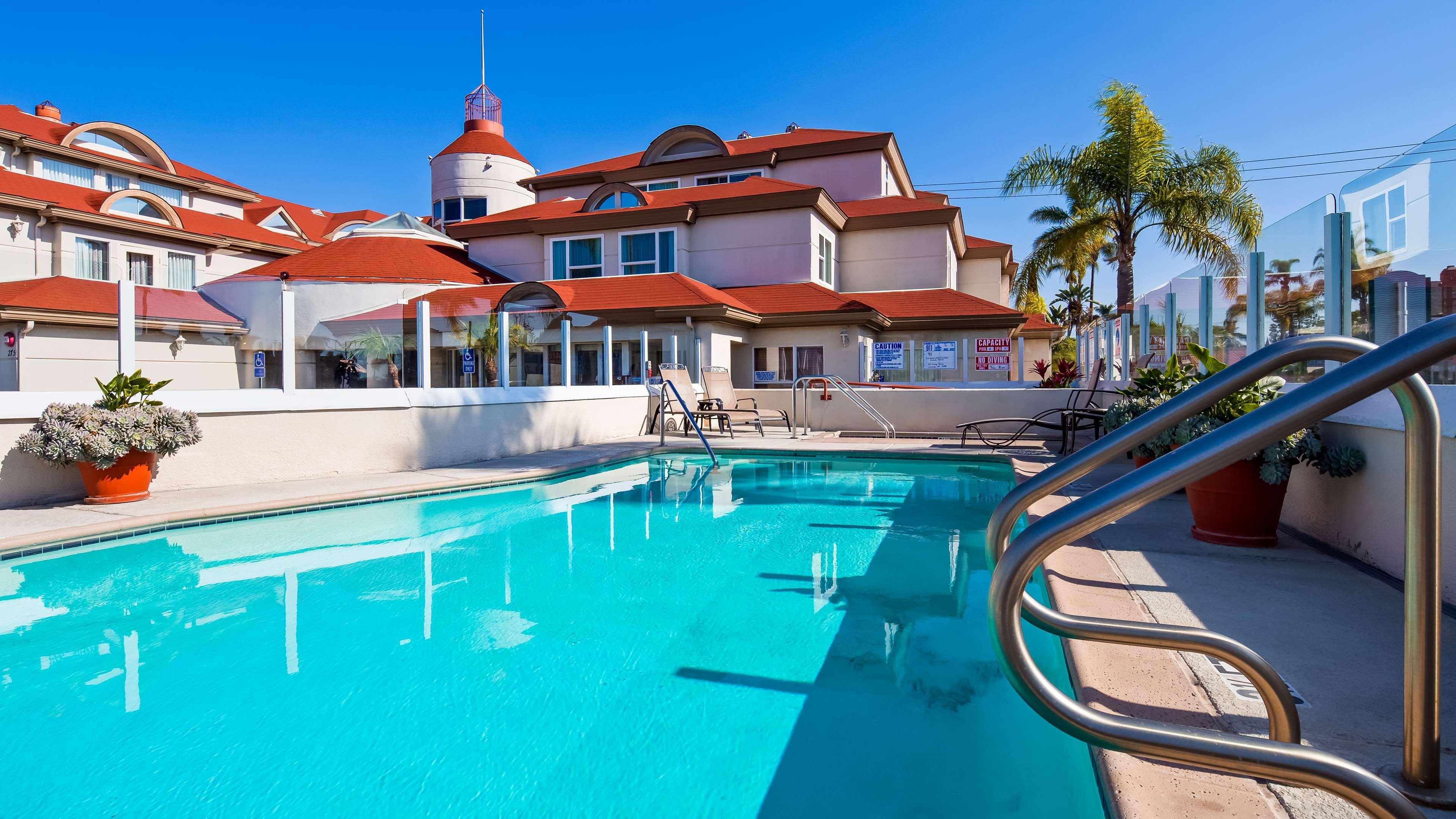 Best Western Plus Suites Hotel Coronado Island Bagian luar foto