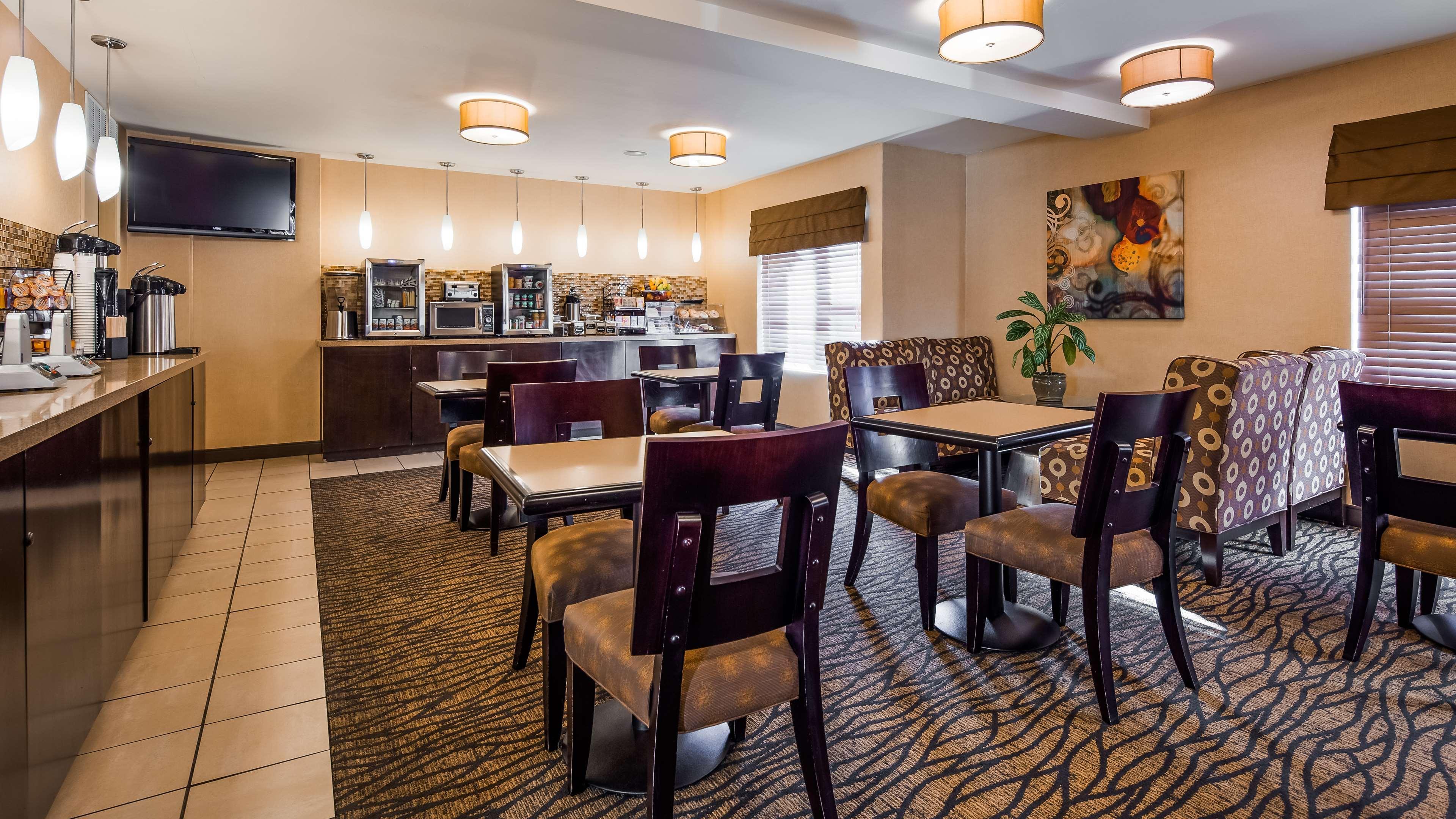 Best Western Plus Suites Hotel Coronado Island Bagian luar foto