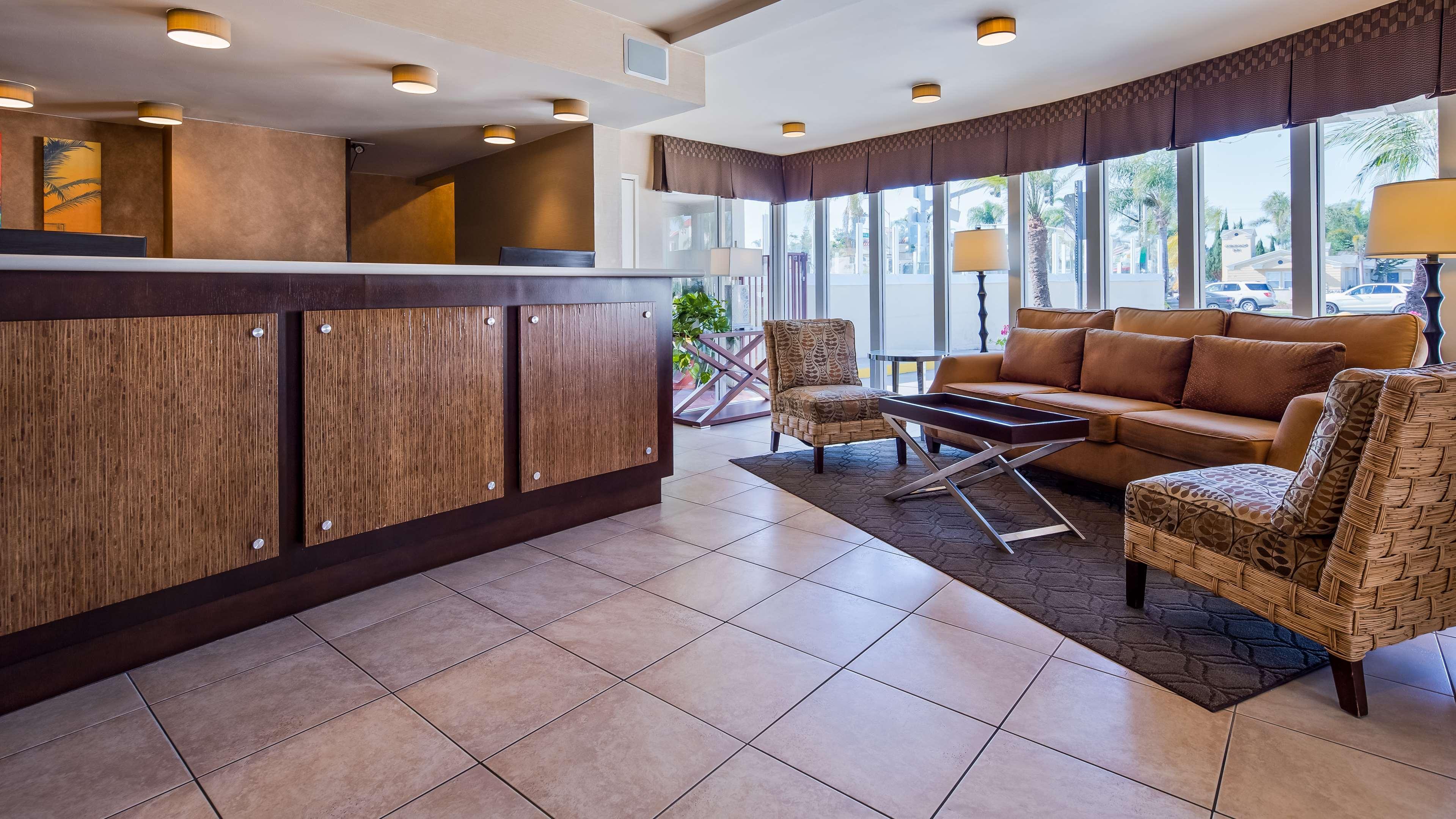 Best Western Plus Suites Hotel Coronado Island Bagian luar foto