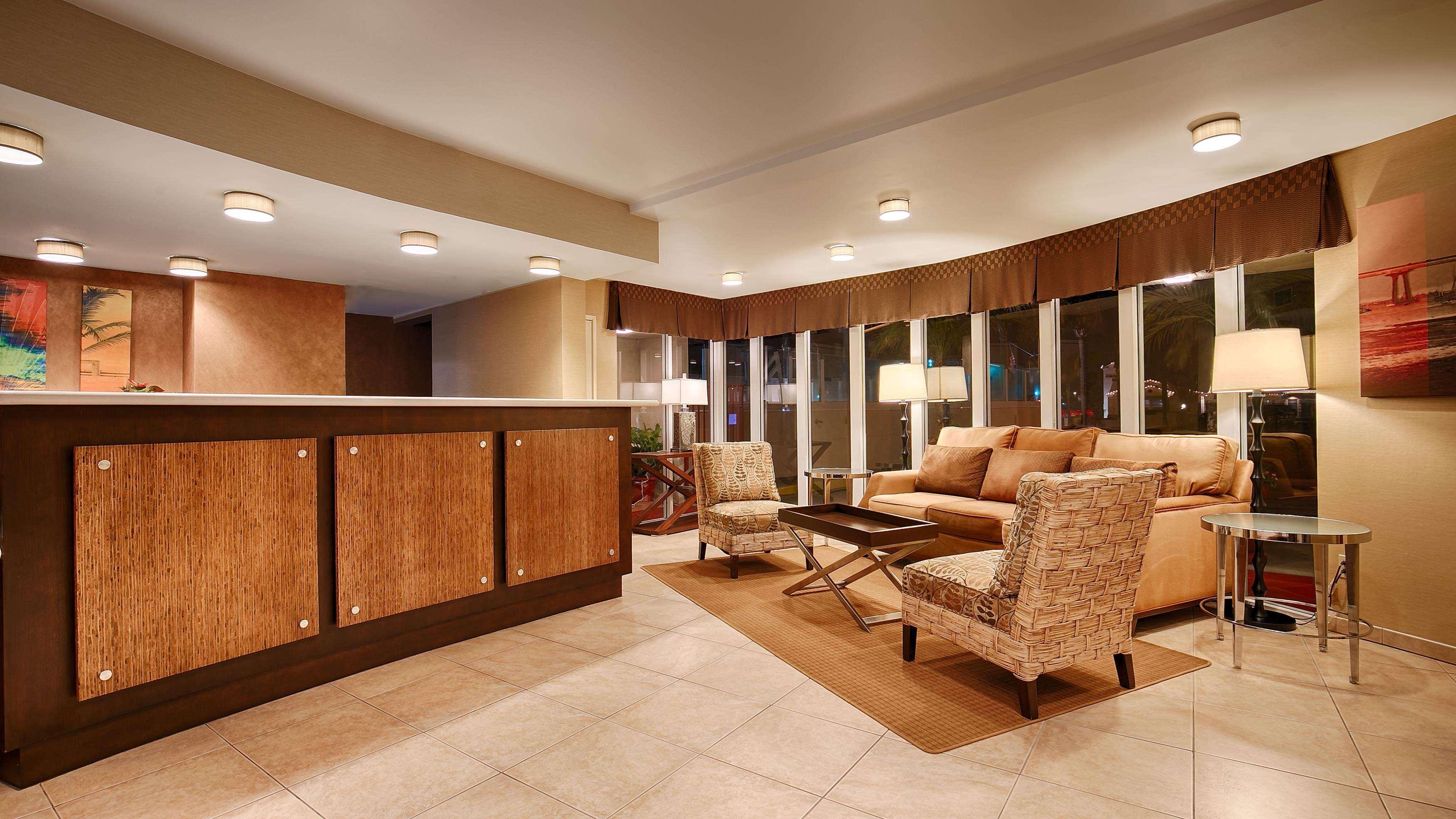 Best Western Plus Suites Hotel Coronado Island Bagian luar foto