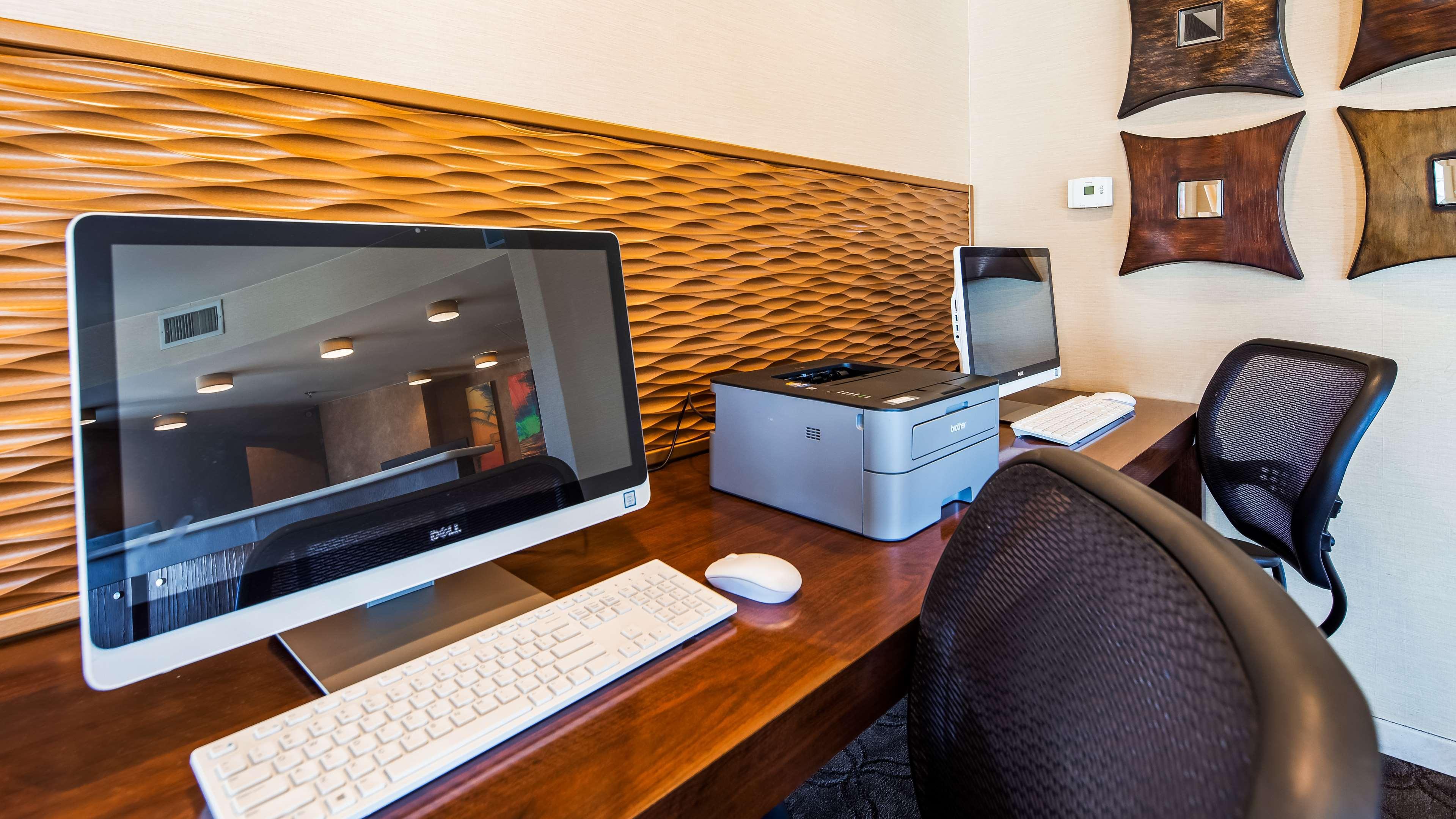 Best Western Plus Suites Hotel Coronado Island Bagian luar foto