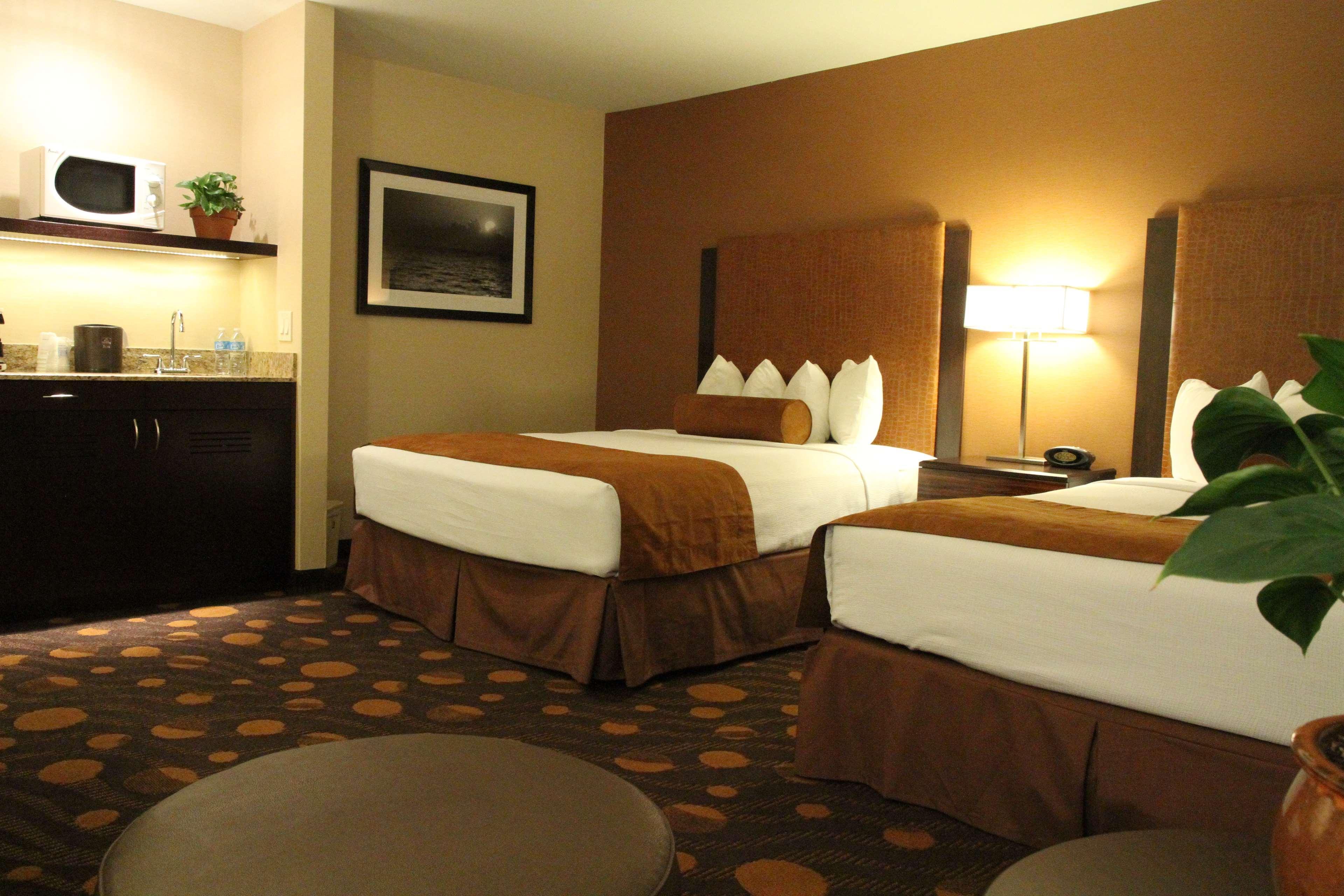 Best Western Plus Suites Hotel Coronado Island Bagian luar foto