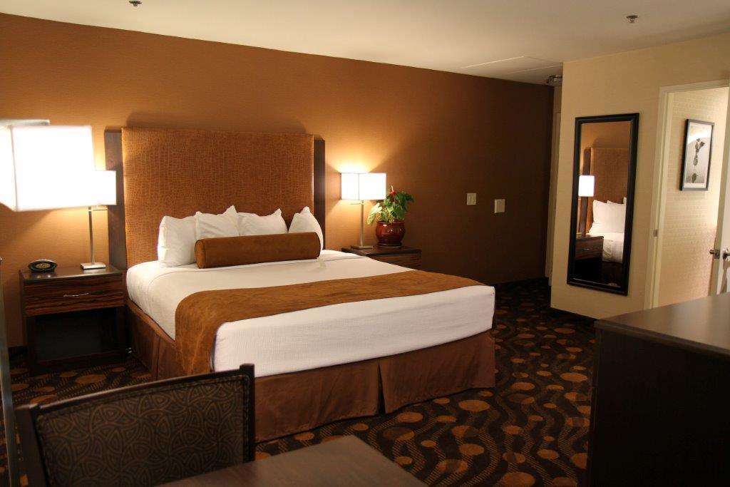 Best Western Plus Suites Hotel Coronado Island Bagian luar foto