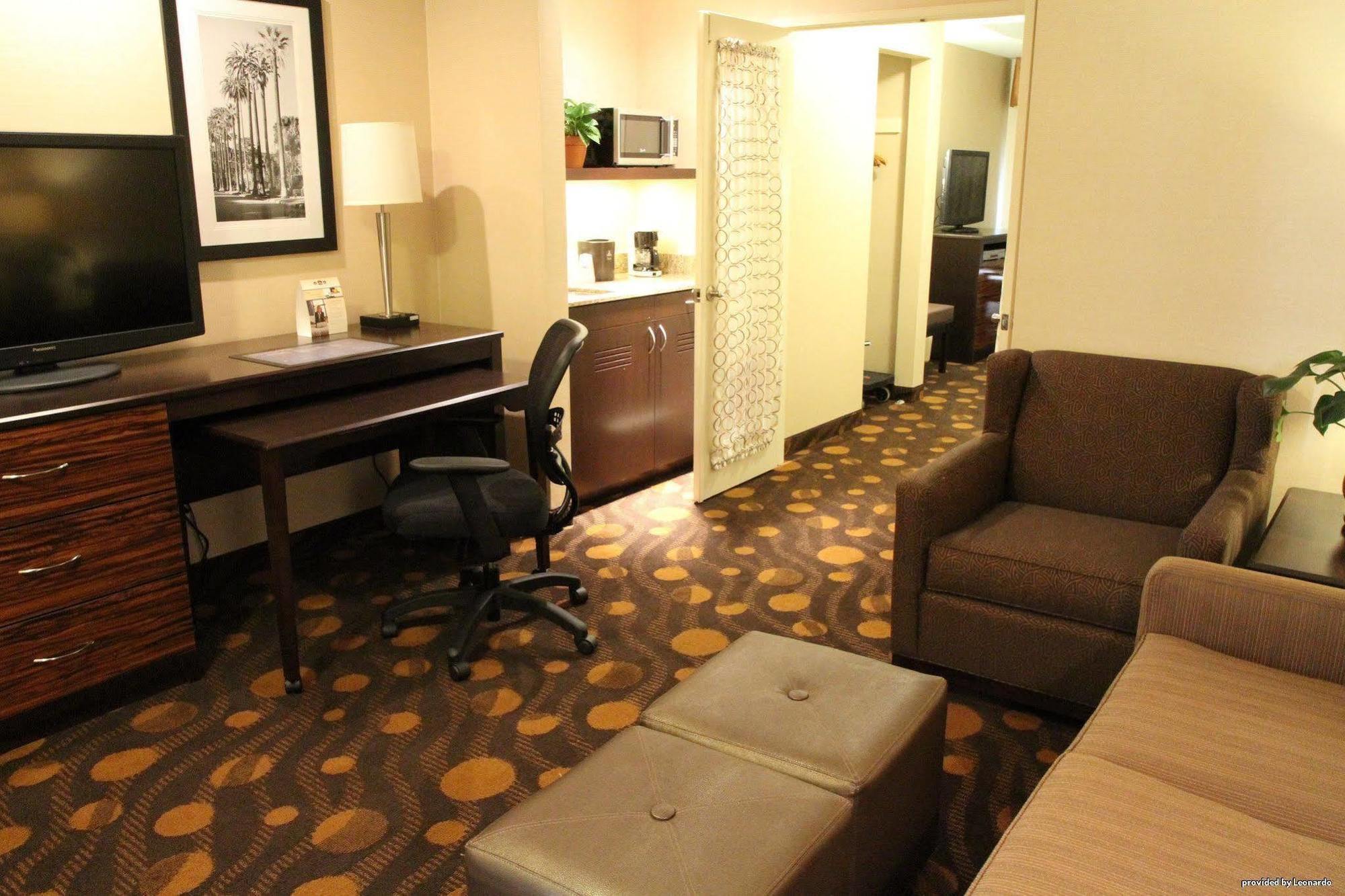 Best Western Plus Suites Hotel Coronado Island Bagian luar foto