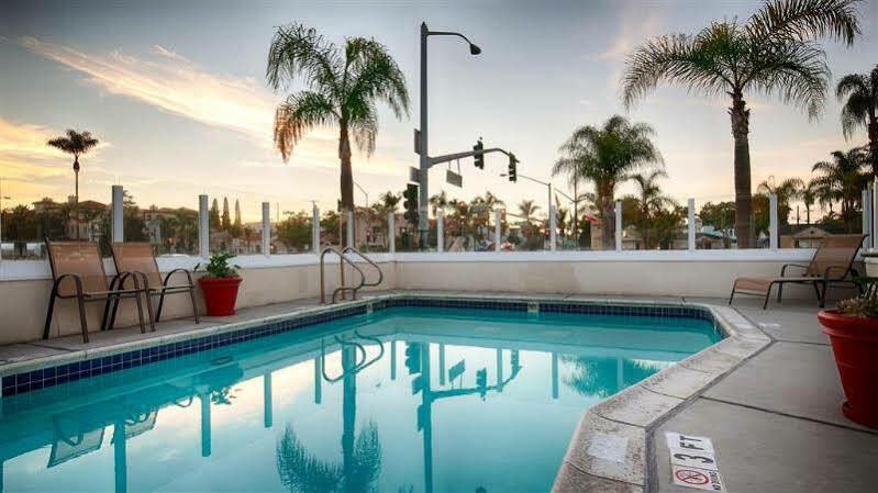 Best Western Plus Suites Hotel Coronado Island Bagian luar foto